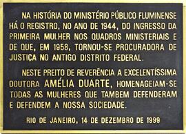 Placa de homenagem à Procuradora de Justiça Amélia Duarte