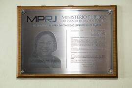 Fotografia da placa em homenagem à Procuradora de Justiça, falecida: "Espaço Cultural Maria ...