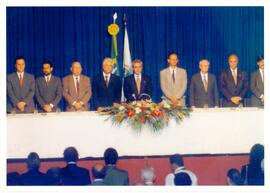 Fotografia da mesa solene da cerimônia de posse de José Carlos Paes como presidente da AMPERJ