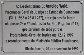 Placa de homenagem ao Procurador-Geral de Justiça Dr. Arnoldo Wald