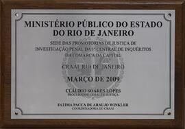 Placa da sede das Promotorias de Justiça de investigação da 1º central de inquéritos da comarca d...
