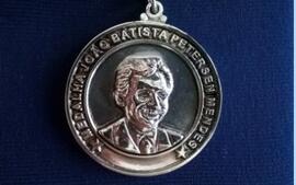 Fotografia da Medalha do Mérito João Batista Petersen Mendes.