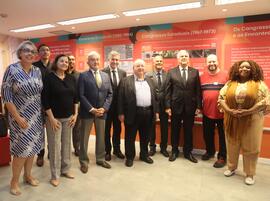 Fotografia dos integrantes da equipe do CDM junto aos membros do OECPJ do Ministério Público do E...