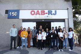 Fotografia dos representantes das instituições parceiras do projeto "Calçada da Cidadania&qu...