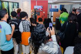 Fotografia de Patricia Leite Carvão, aos estudantes da rede municipal de Cabo Frio que integram o...