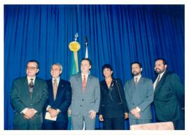 Fotografia dos presentes na cerimônia de posse de José Carlos Paes como presidente da AMPERJ