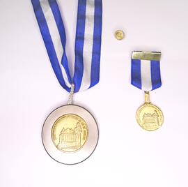 Medalha e broche Tiradentes
