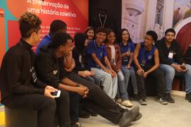 Fotografia dos estudantes do Colégio Estadual Missionário Mário Way