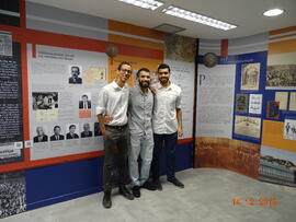 Fotografia dos estudantes do curso de Direito durante a exposição "Ministério Público: 127 a...