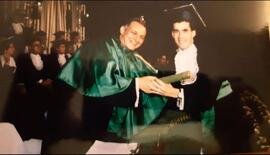 Fotografia de Sebastião Felix durante sua formatura no curso de Medicina