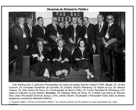 Recorte da revista do Ministério Público, nº 05 de 1996, referente a fotografia dos 11 primeiros ...